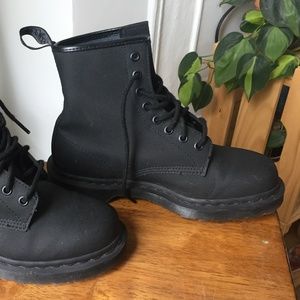 dr martens 1460 black broder